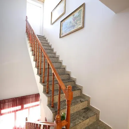 Ulcas Guest Huse 3* Vlorë