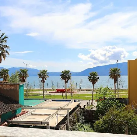 Ulcas Guest Huse Alojamento de Acomodação e Pequeno-almoço Vlorë