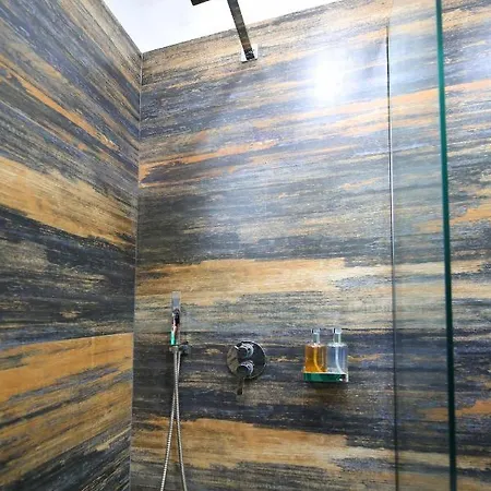 Alojamento de Acomodação e Pequeno-almoço Ulcas Guest Huse Vlorë