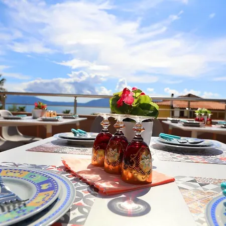 Ulcas Guest Huse Vlorë