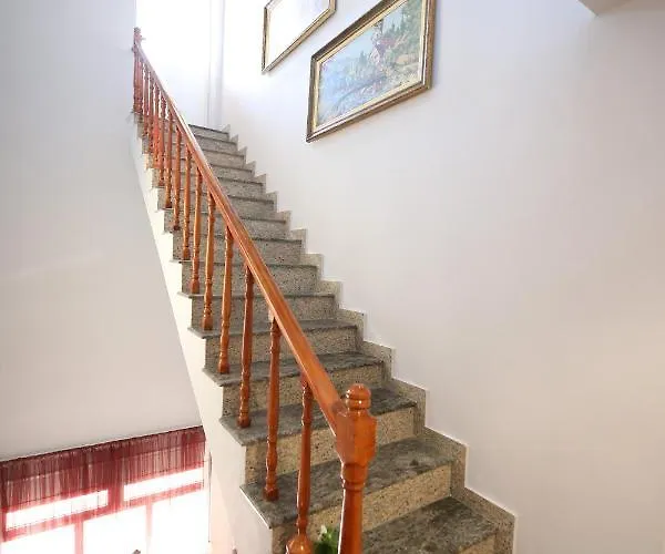 Ulcas Guest Huse 3* Avlonya