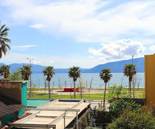 Ulcas Guest Huse Oda ve Kahvaltı Avlonya