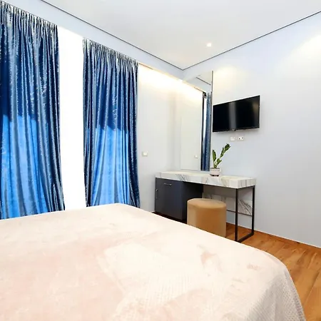 Ulcas Guest Huse Wlora