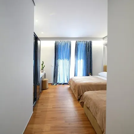 Ulcas Guest Huse Bed & Breakfast